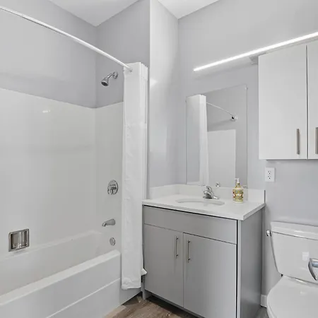 Furnished Apartments Near Encore Everett Room photo