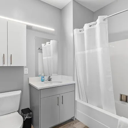 Furnished Apartments Near Encore Everett Room photo