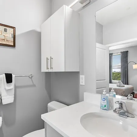 Furnished Apartments Near Encore Everett Room photo