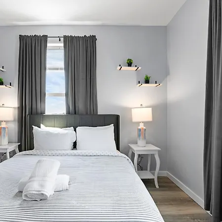 Furnished Apartments Near Encore Everett Room photo