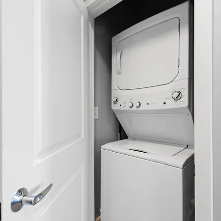 Furnished Apartments Near Encore Everett Room photo