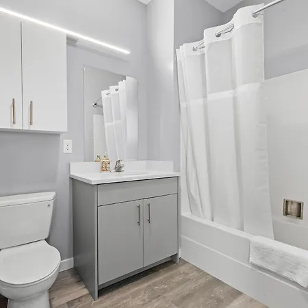Furnished Apartments Near Encore Everett Room photo