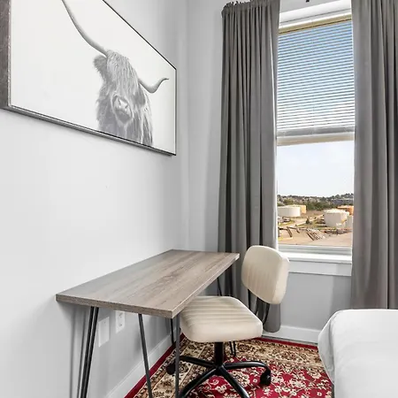 Furnished Apartments Near Encore Everett Room photo
