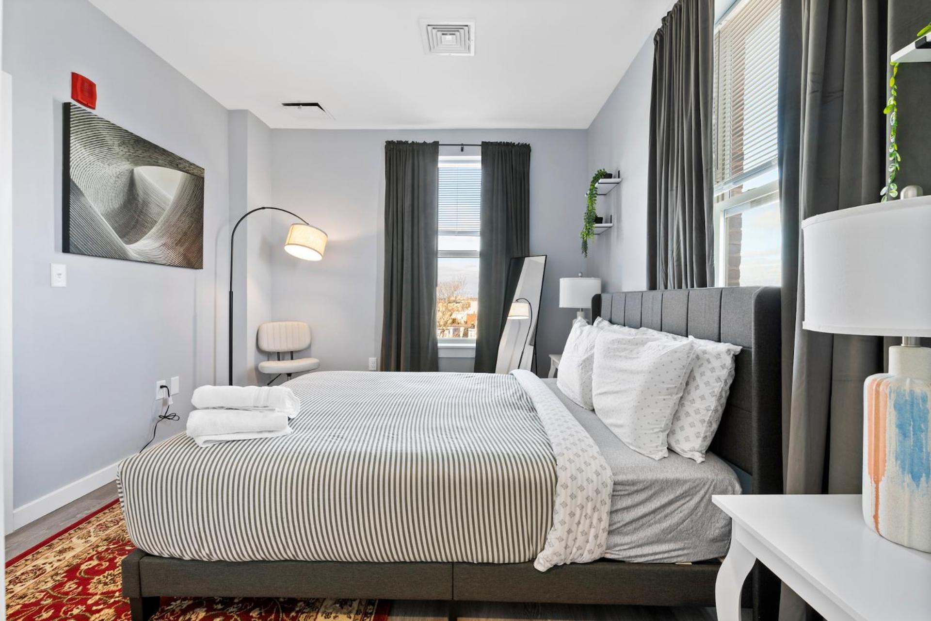 Furnished Near Encore Apartment *