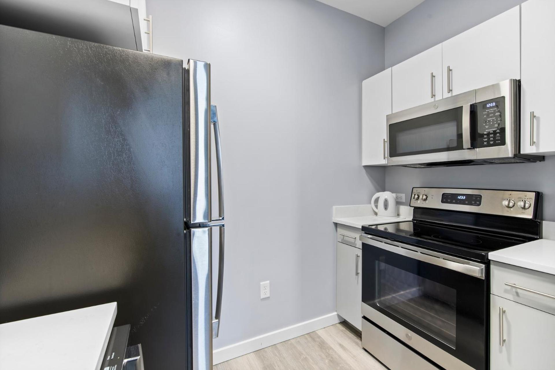 Furnished Near Encore Apartment *