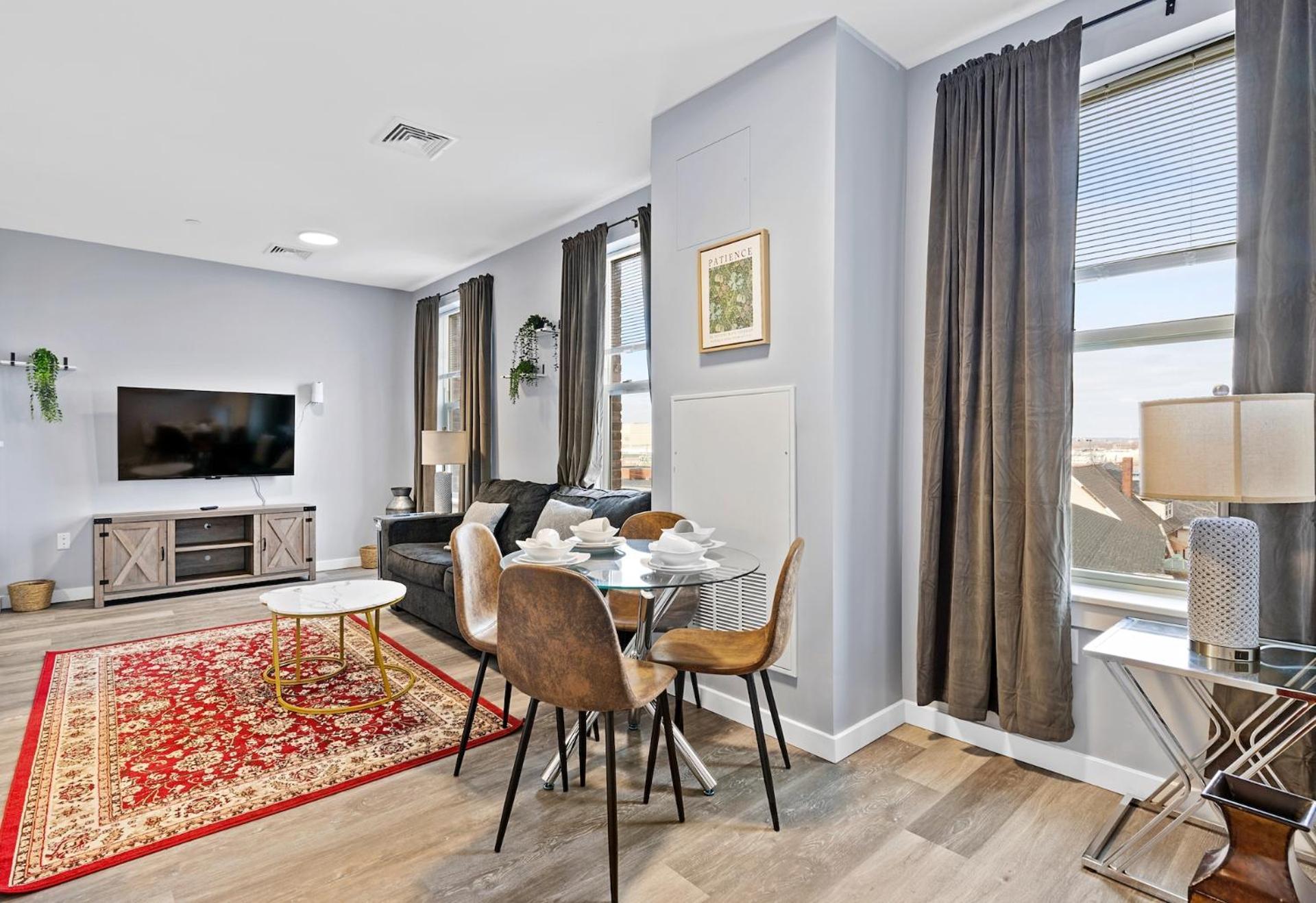 Apartment Furnished Near Encore *