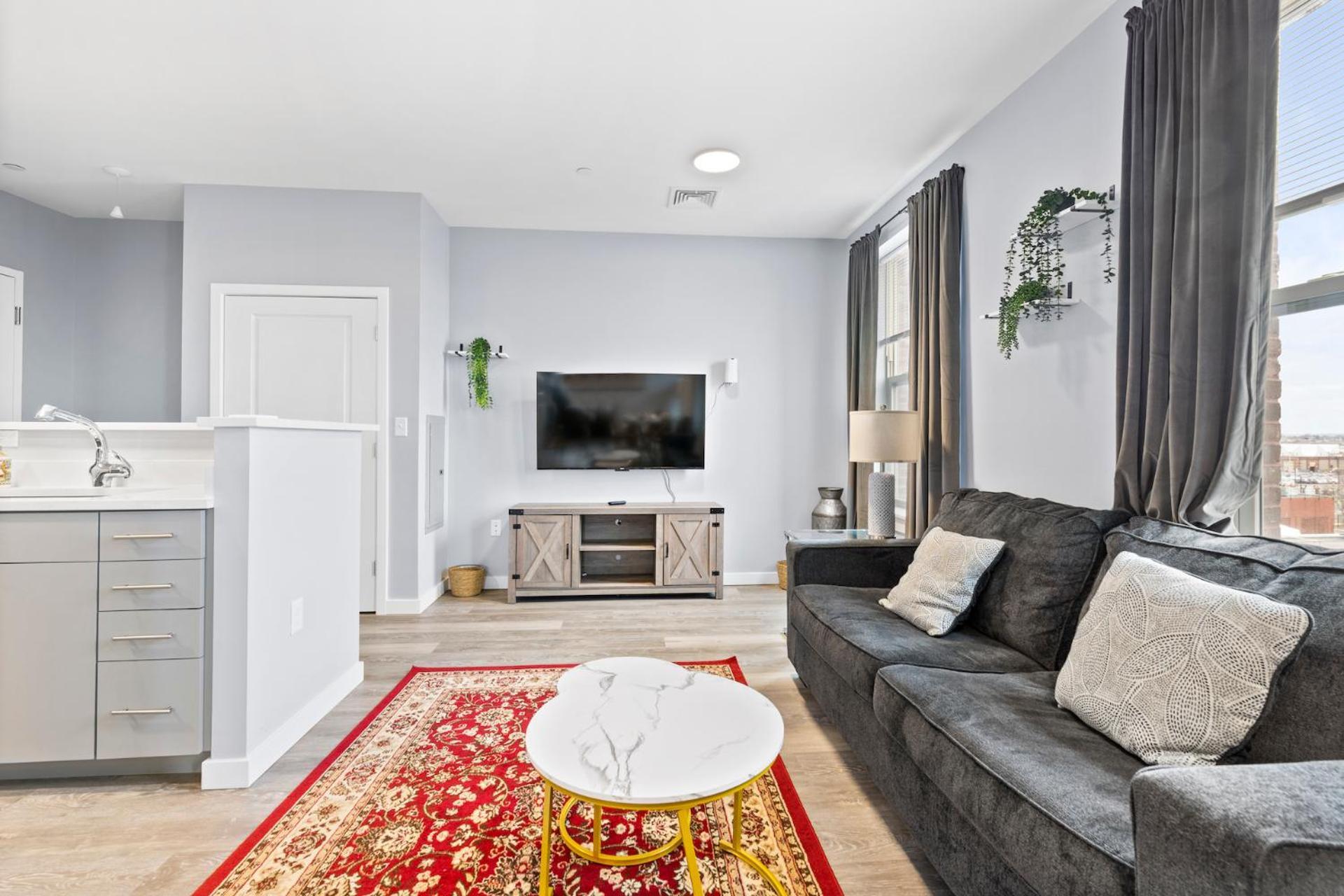 Furnished Near Encore Apartment *