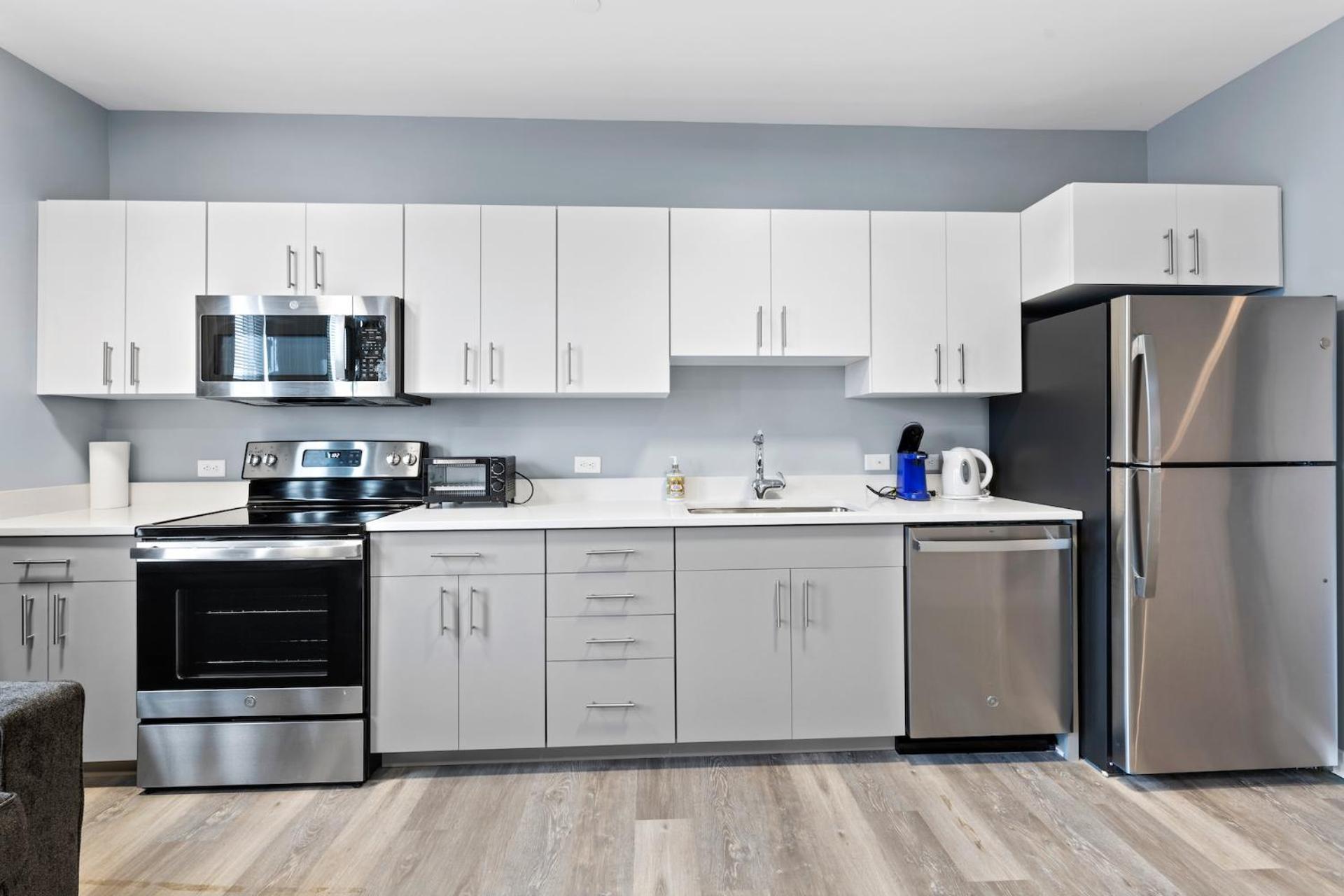 Furnished Near Encore Apartment Everett