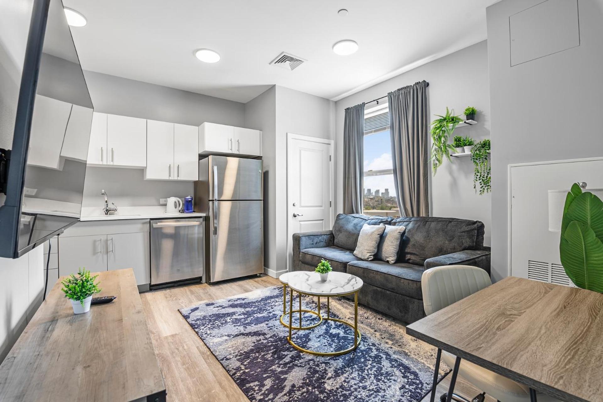 Apartment Furnished Near Encore