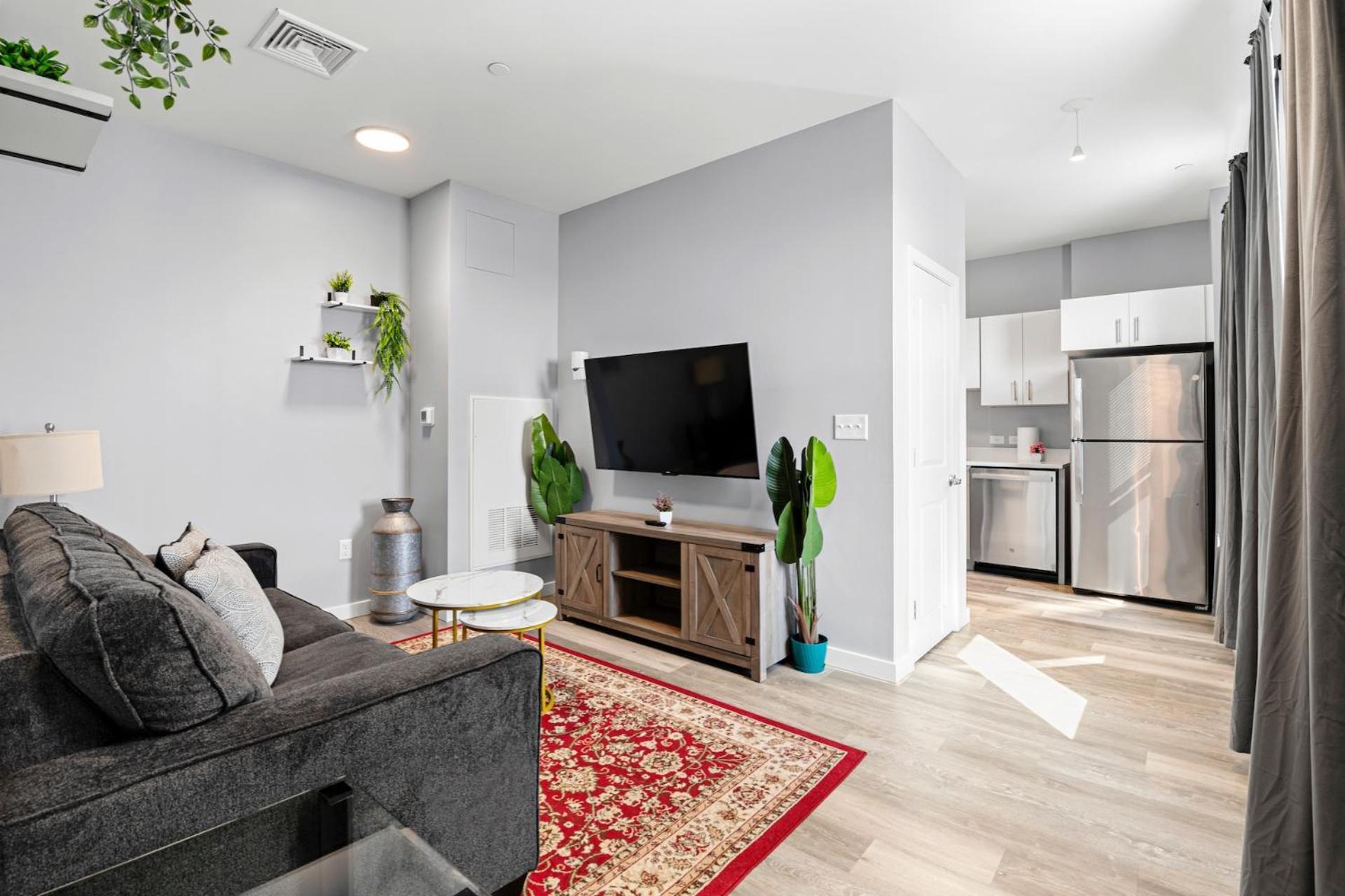 Apartment Furnished Near Encore *